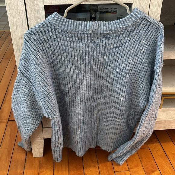 Sweater - Picture 4 of 4